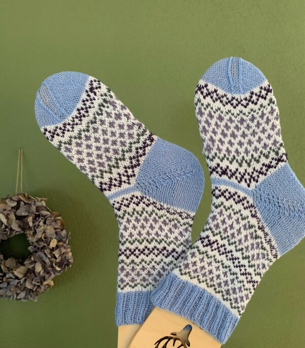 Socken weiss-blau-grau-violett