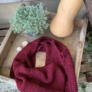 Gestrickter Schal weinrot