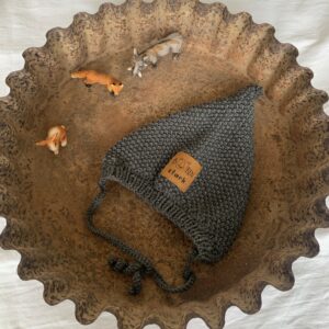 Zwergenmütze dunkelgrau mit Label